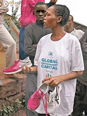 肯尼亞人對Clara送來的跑鞋都十分珍惜。（受訪者提供）