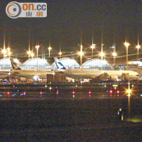 機場南停機坪將專門用作停泊來自南韓的航機。（高潤榮攝）
