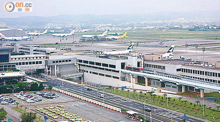國泰有客機在台北桃園國際機場跑道發生起飛驚魂。