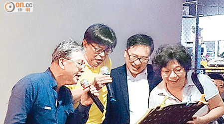 謝鴻興（左起）、王桂壎、梁世民、鄺心怡約埋去廟街試咪，為街頭義唱籌款做準備。（受訪者提供圖片）