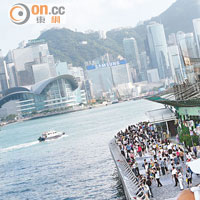 香港的全球宜居城市排名大跌至第四十六位，總評分僅較新加坡高零點一分。（黃仲文攝）