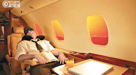 日後在機上戴眼罩睡覺，就不怕睡不安寧。