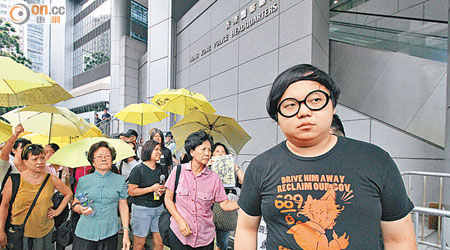 警方昨再落案起訴林淳軒（右）及另一青年，令衝擊公民廣場案增至八人被控。（梁耀榮攝）