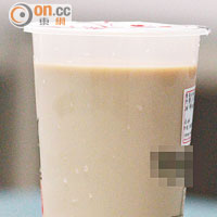 飲品店B 全糖珍珠奶茶700CC<br>白利糖度（%Brix）：15<br>等同方糖顆數（顆）：24<br>換算熱量（千卡）：480