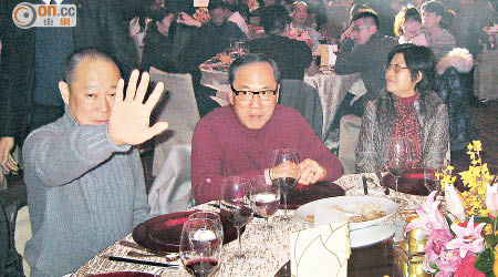 貪曾夫婦（中及右）當年先被揭發出席澳門「江湖飯局」，為其後連串貪腐醜聞揭開序幕。