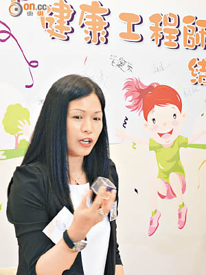 趙嘉玲認為，學童透過小工具練習手指協調可改善書寫能力。
