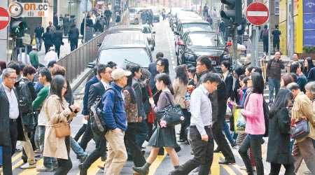 標準工時仍未落實，加班「無補水」情況普遍。（資料圖片）