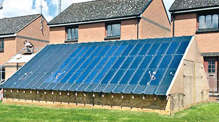 混合太陽能發電系統有助提升效率。（互聯網圖片）