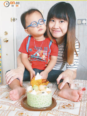 靖靖三歲生日，阿詩祝願兒子健康成長，並希望盡快有新技術醫治其眼疾。