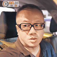 的士司機 陳先生：「支持政府規管的士，行內良莠不齊，不時會拒載或兜路，冀規管後可改善行業形象，把的士『Uber化』是好事。」