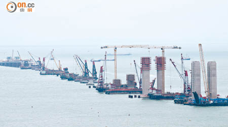 香港段 <br>香港段工程大滯後，港珠澳大橋恐通車無期。