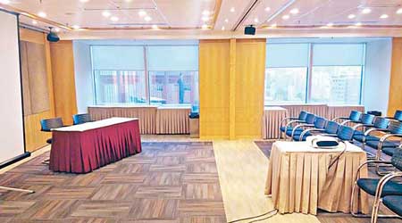 記者招待會會場<br>上海仔今日於港島一個商業中心的商務貴賓室，高調召開記者招待會。