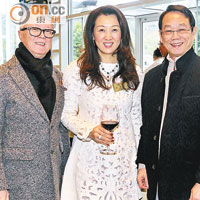 吳俊華（左）出任香港非洲商會主席，林群（中）及林賢奇都為其高興。