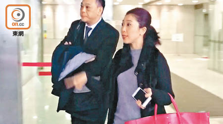 劉德平（左）承認沒有查證肇事熱氣球公司的牌照。