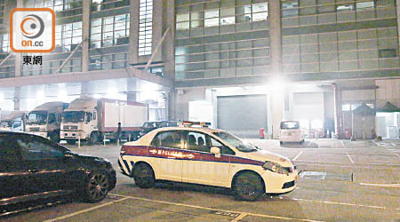 警方到壹傳媒大樓停車場調查。（王偉安攝）