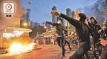 旺角暴亂危害香港治安和穩定，惟中央領導人似乎不太關注。（資料圖片）