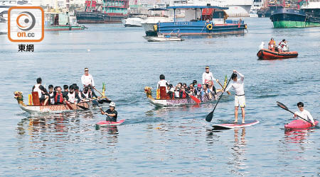 香港水上運動議會一連兩日在啟德避風塘舉行首個觀塘水上運動嘉年華，有四百人參與。（梁耀榮攝）