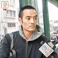 唐先生（電單車司機）：梗係贊成啦，最好愈快裝拍卡過隧道系統愈好，我駕駛電單車過隧道付費，有時唔夠散紙，都幾麻煩。