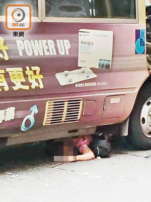 上水<br>過路婦人被小巴撞斃。（互聯網圖片）