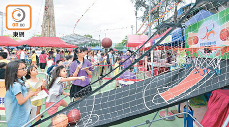 包山嘉年華設有展覽、攤位遊戲、手工藝製作和綜合表演。（資料圖片）