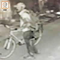 2016年5月5日<BR>「天眼」直擊南亞賊在大旗嶺村爬圍網偷單車。（資料圖片）