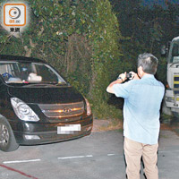 屯門<br>警方在福亨村調查南亞漢企圖偷車案。（胡德威攝）