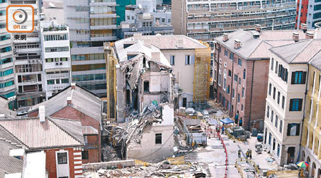 舊中區警署建築群塌樓，無可能年底開放。