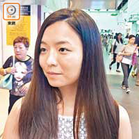 王小姐 （學生）： 「我覺得政府應該推廣環保約章，引起多啲人關注及遵守。」