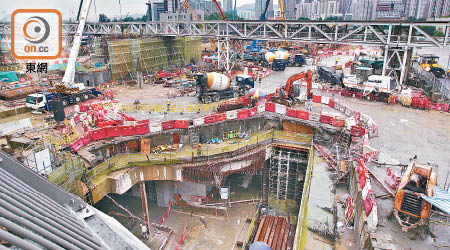 高鐵香港段工程出現超支及延誤，引起社會極大關注，擔心淪為大白象工程。（袁志豪攝）