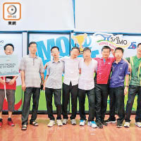 六名北韓學生由官方人員陪同下，在港參加國際數學奧林匹克比賽。