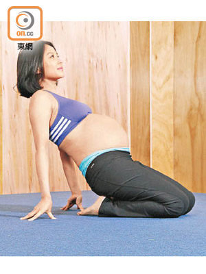孕婦產前常做瑜伽及按摩，有利順產。（資料圖片）