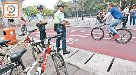 警方將於周三展開為期一周的全港單車安全執法行動。（梁耀榮攝）