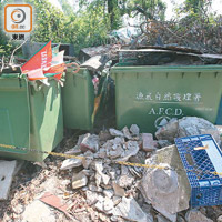 八仙嶺郊野公園外的垃圾站有大堆垃圾等候清理。