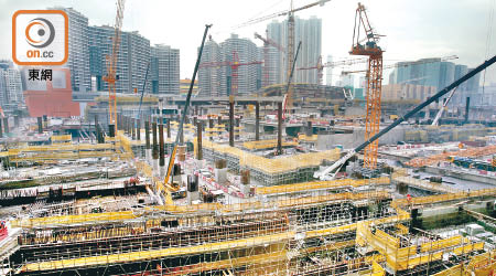 高鐵香港段等大型基建工程超支延誤成常態，控本辦最新改善成本措施被質疑「搔不着癢處」。