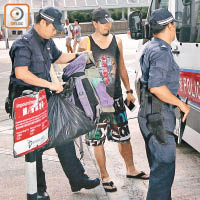 同行男友人亦到醫院。（陳浩然攝）