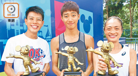 十公里賽事的青年組男子冠軍、壯年組男子冠軍及先進組冠軍，均由香港運動員包辦。（羅錦鴻攝）