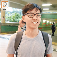 市民點睇<br>馮先生（大學生）：「唔會玩直播，因為好嘥流動數據，同埋覺得香港人冇乜版權意識。」