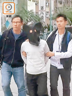警方在寶田邨拘捕涉案男子。（文健雄攝）