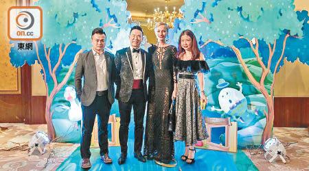 香港醫思醫療集團大力贊助晚宴，集團高層劉晉堯（左起）、鄭泱、Agnes Agnieszka及蕭天穎齊齊出席撐場。