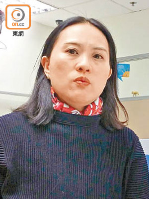 陳英凝醫生提醒寵物主人定期帶寵物注射防疫針。（戴碧怡攝）