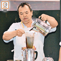 港式奶茶有望被納入本港非遺代表作名錄，首屆金茶王賴旺明稱奶茶可以代表到香港人。