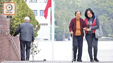 本港人口老化趨嚴重，體弱長者照顧需求亦相應增加。