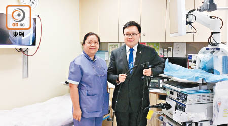 陳偉聰（右）指出，至今廿五名接受大便隱血測試的病人中，一人確診早期大腸癌。（陳錦燕攝）