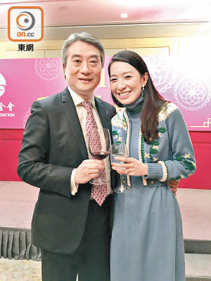 藍國慶（左）與太太王雲仙（右）正努力造人，希望快啲有好消息。