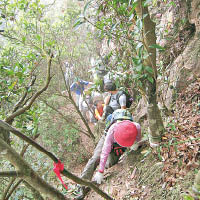 位於馬鞍山郊野公園內的吊手岩一帶山路陡峭。（互聯網圖片）