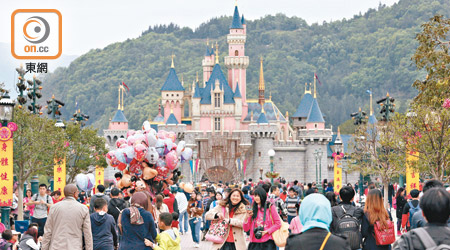 華特迪士尼決定，增加對香港迪士尼樂園擴建的注資額至五十四點五億元。（資料圖片）