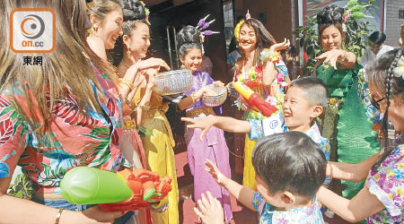祈求新一年順利的泰國潑水節於下周日在九龍城舉行。（袁志豪攝）