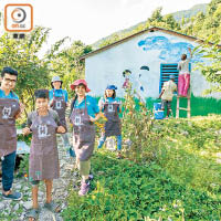 地震發生後，張邨文留下為居民重建家園。（受訪者提供）