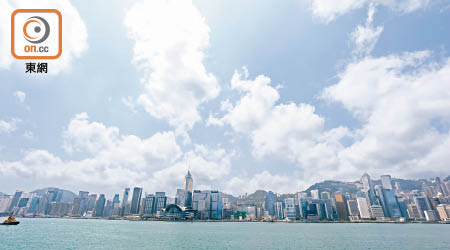 人民幣貶值加上開放的市場，令愈來愈多中資喜愛投資香港物業。