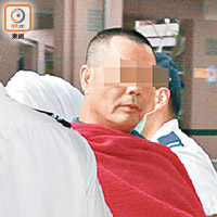 涉案男子不適送院。（梁裔楠攝）